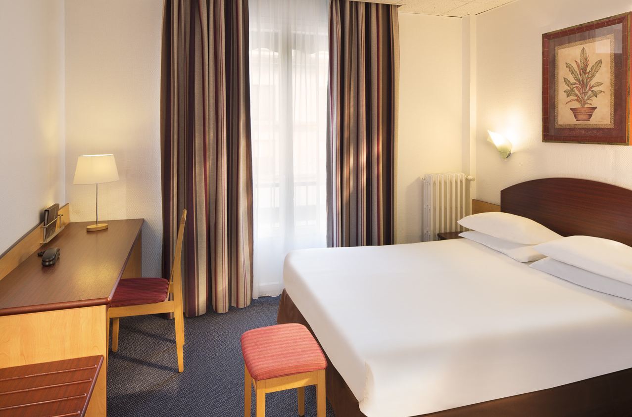 Hotel Escale Oceania ロリアン エクステリア 写真