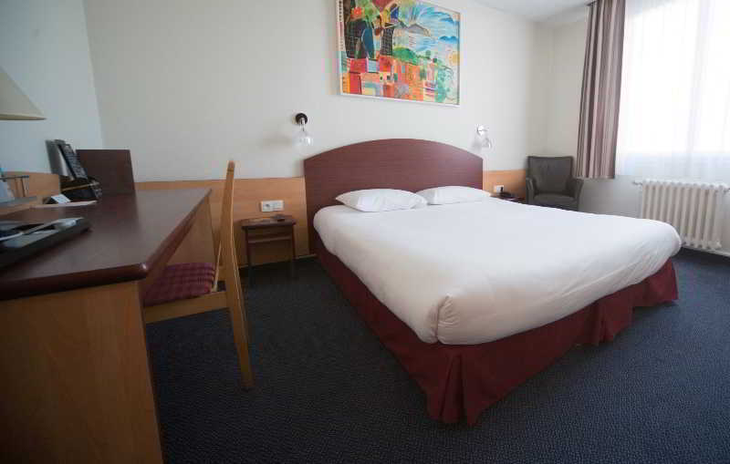 Hotel Escale Oceania ロリアン エクステリア 写真